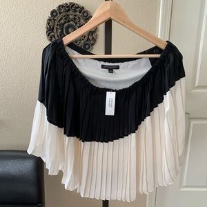 Banana Republic Black and White Pleated Skirt
